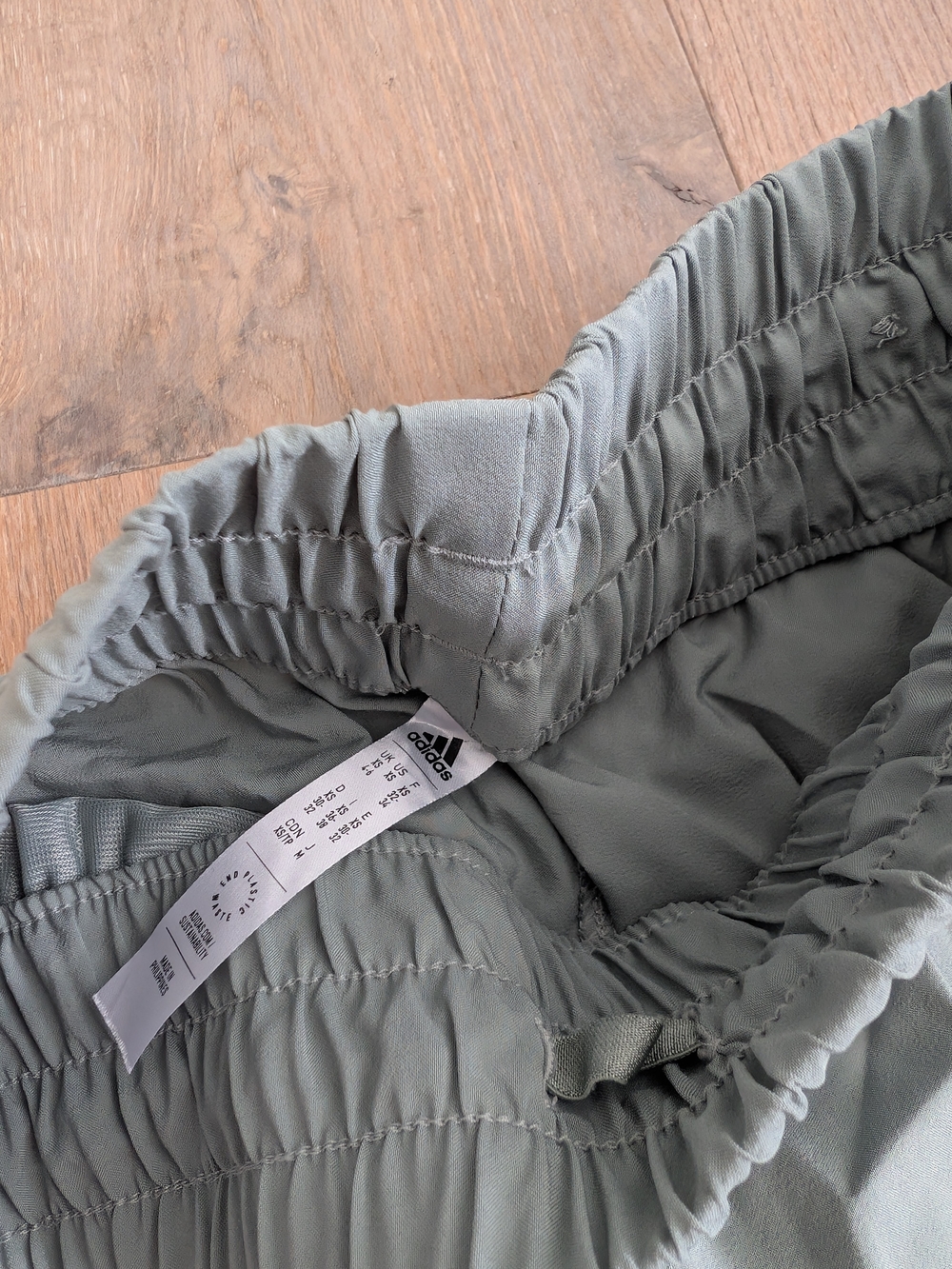Adidas Women 3‑Stripe Lightweight Joggers (Excellent Condition)